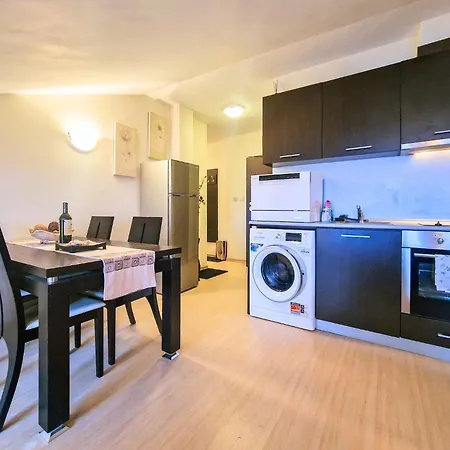 Glazne River View - 2bdr & 2bthr Flat With A View By Flat Mаnager 반스코