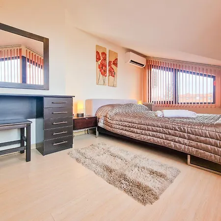 Glazne River View - 2bdr & 2bthr Flat With A View By Flat Mаnager Μπάνσκο