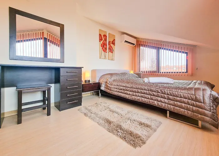 Glazne River View - 2bdr & 2bthr Flat With A View By Flat Mаnager بانسكو